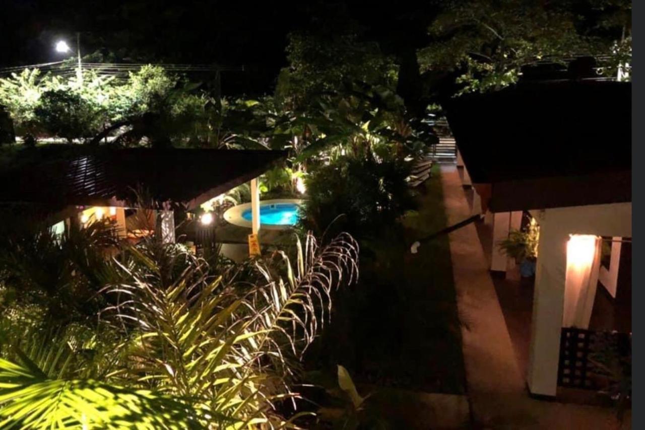 Good Life Lodge Samara Bagian luar foto