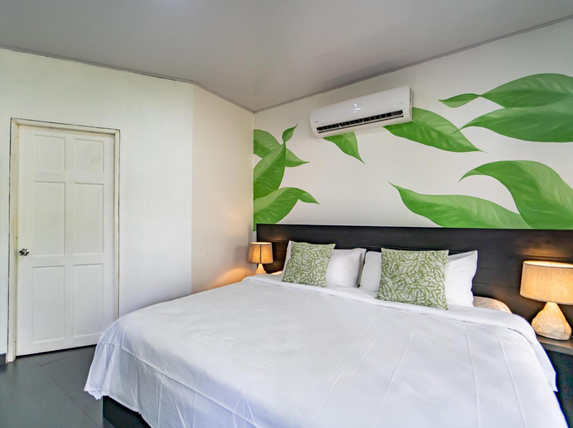 Good Life Lodge Samara Bagian luar foto