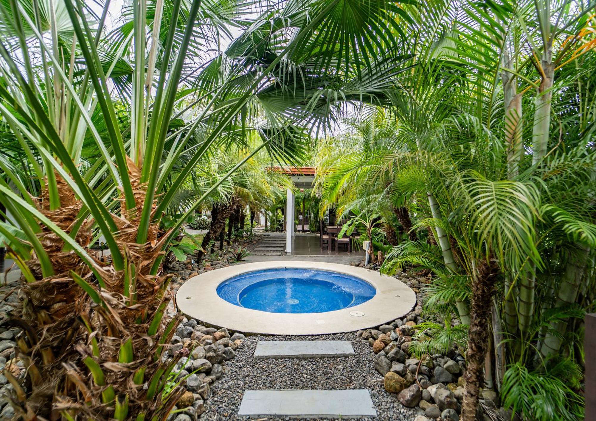 Good Life Lodge Samara Bagian luar foto